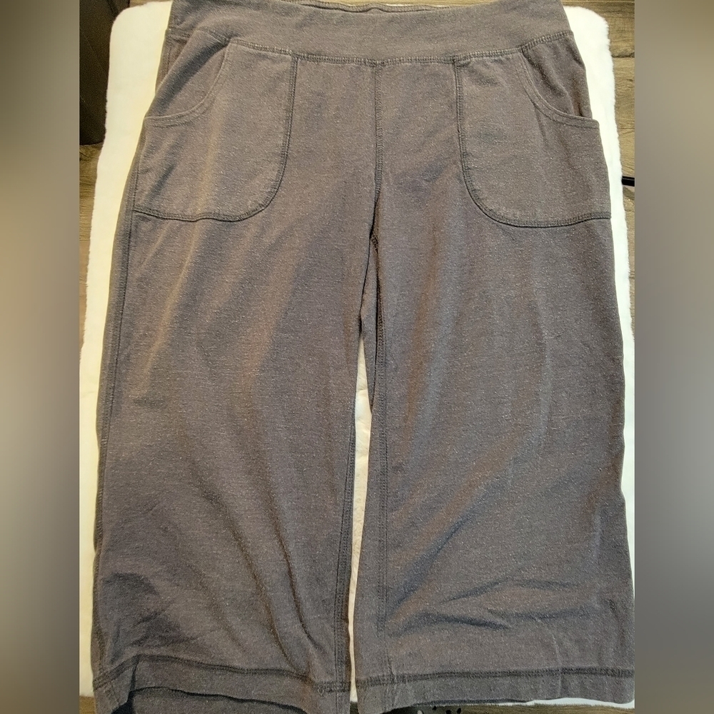MIX & Co Cotton Blend Knee leng Shorts
